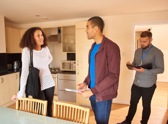 a client talking with the agents